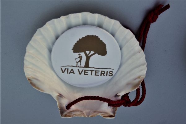 vieira de Santiago com crachá da Via Veteris